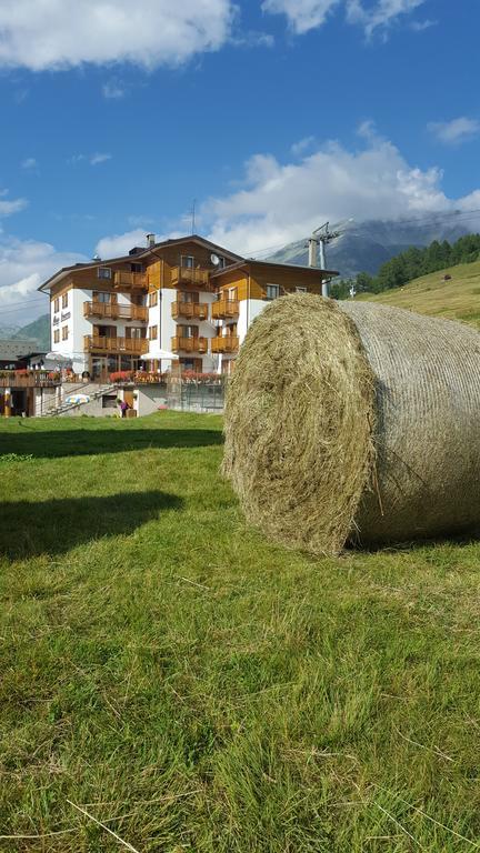 Albergo Bucaneve Campodolcino Buitenkant foto