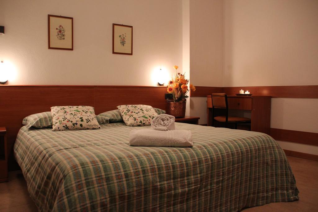 Albergo Bucaneve Campodolcino Buitenkant foto