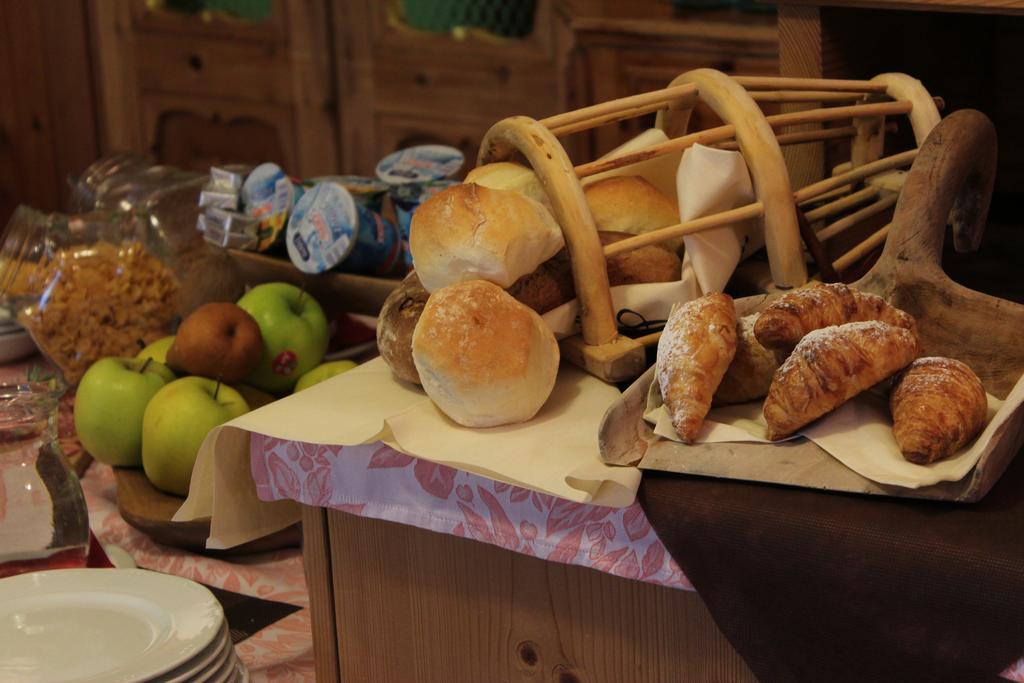 Albergo Bucaneve Campodolcino Buitenkant foto